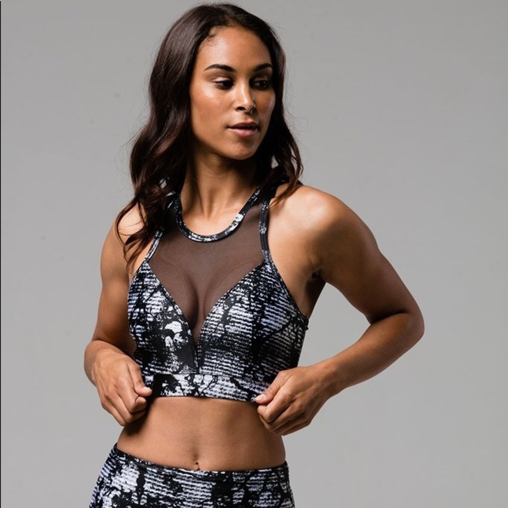 Onzie High Neck Bra NWT Size S/M